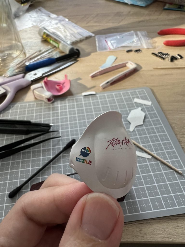 初めて自作デカールを使用しましたが思ったより綺麗に出来て感動しました。ただ下地が白色じゃないと分かりにくいですね。