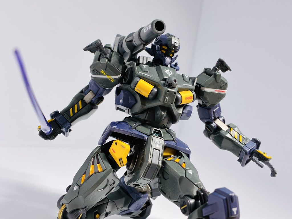 「ビーム・キャノン砲」発射形態。