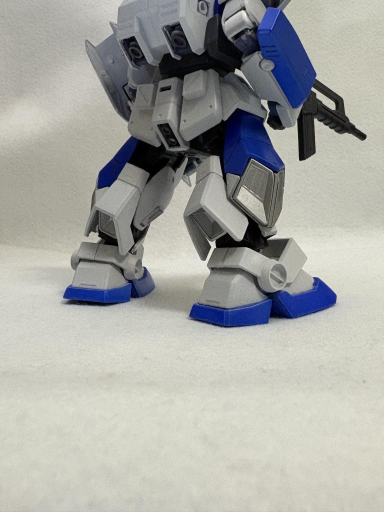 苦労したのが脚です、やっぱり。何度も合わせて切る部分を慎重にやりました。幸いミスなくできてよかったです