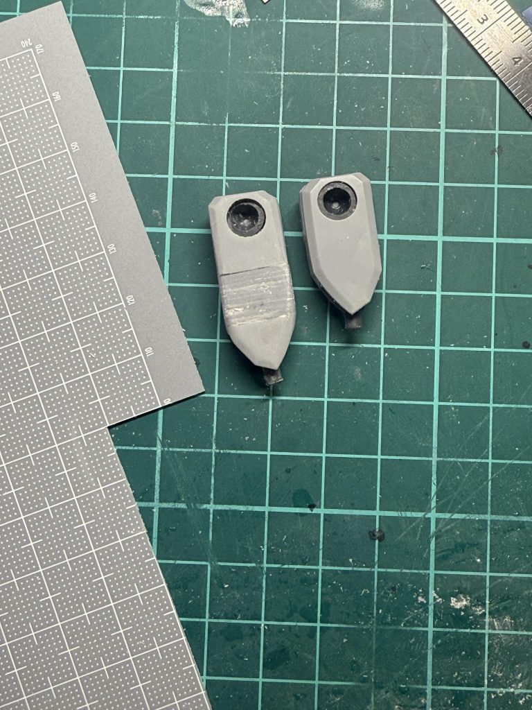 脚部延長作業中