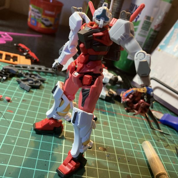 追加パーツは仮接着なのですぐ取れますがとりあえず仮組み完了！後は塗装とデカールさえ貼れば完成でしょう！。