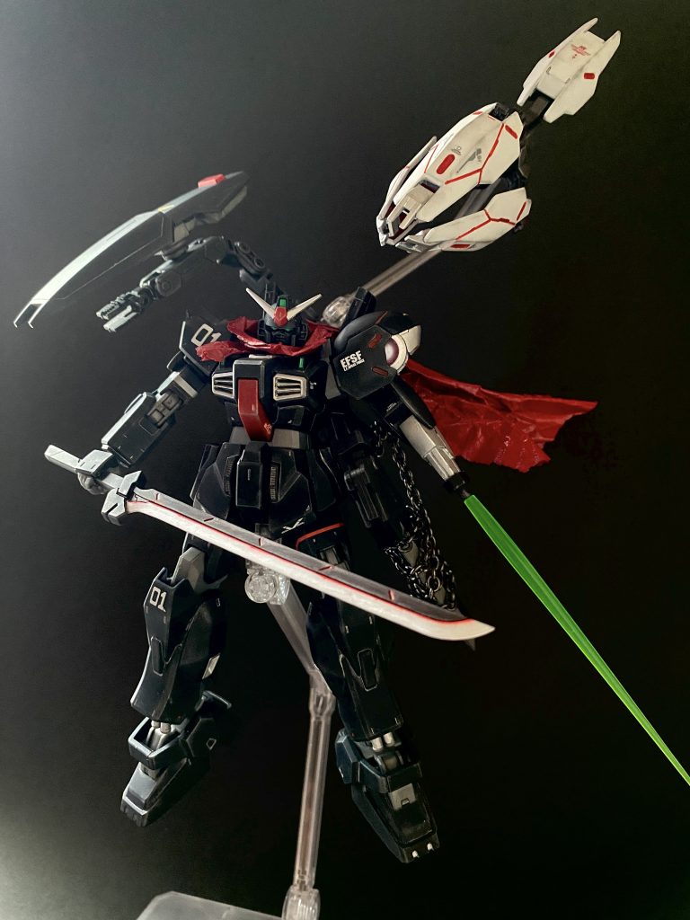 動物要素ミカエリスのビームブレイサーは蛇の頭風に見立てています笑