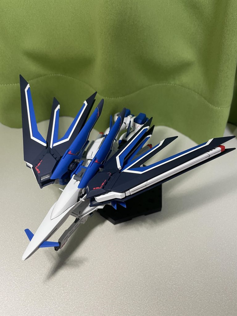 MA形態裏側なので結構サボってます笑ガンプラは無限に凝れるので、妥協も大事だと思ってます。。