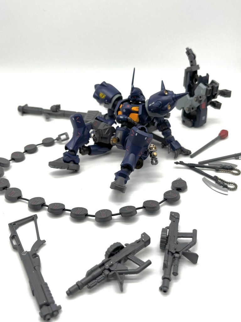 武器に囲まれてご満悦のケンプファー君