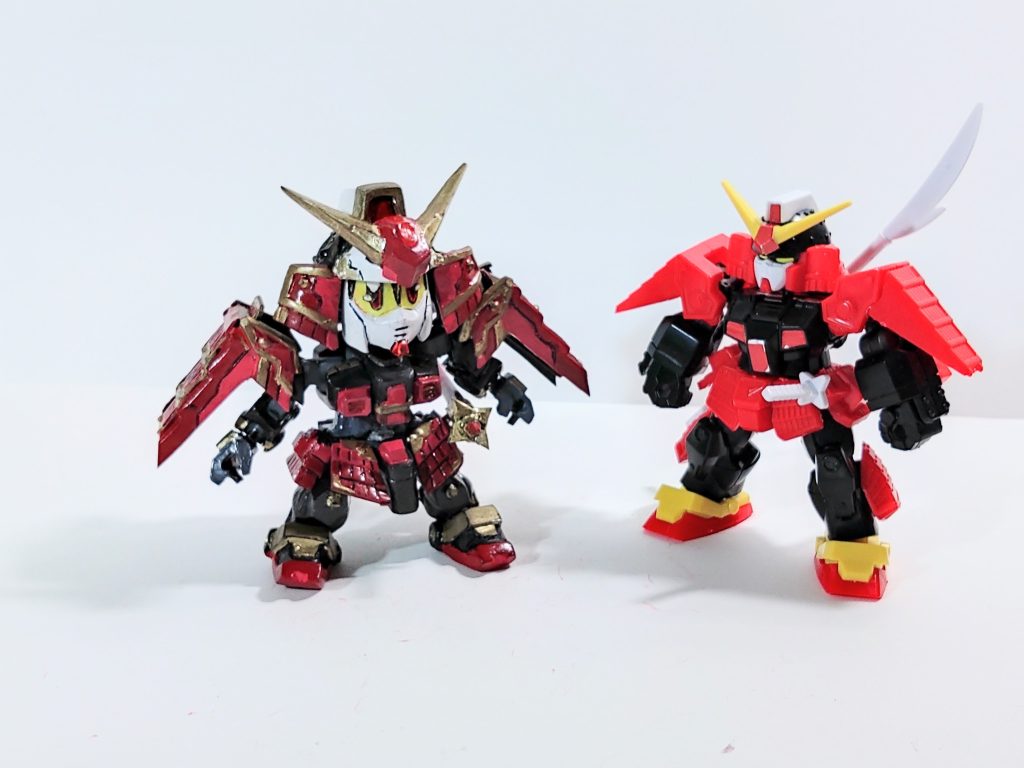 ついでにブロックロスと比較。作ると被る例のアレ。今回は｢共通フレームでパーツ交換｣と言うコンセプトが被ったのですが、ブロックロスの欠点はフレームと価格帯にデザインが引っ張られた事と、各プラモシリーズに対して汎用性が無い事かと。まぁ、BANDAIさん玩具部門とプラモ部門とキャンディトイ部門、なんか仲悪いからNE✨(憶測)