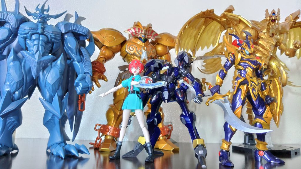 最後に手元にある遊戯王モンスターのプラモを並べて終わり！これだけのモンスターを揃えれば絶対勝てるはず！「聖なるバリア　ミラーフォース」とか「マジック・シリンダー」さえ出されなければな！(子供の頃のトラウマ)これで俺はターンエンドだ！！