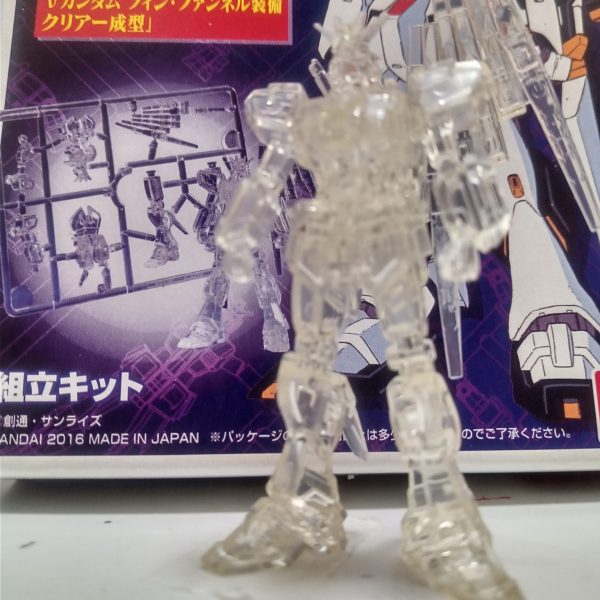 ガンダム名鑑ガム　νガンダム（クリアー成形）