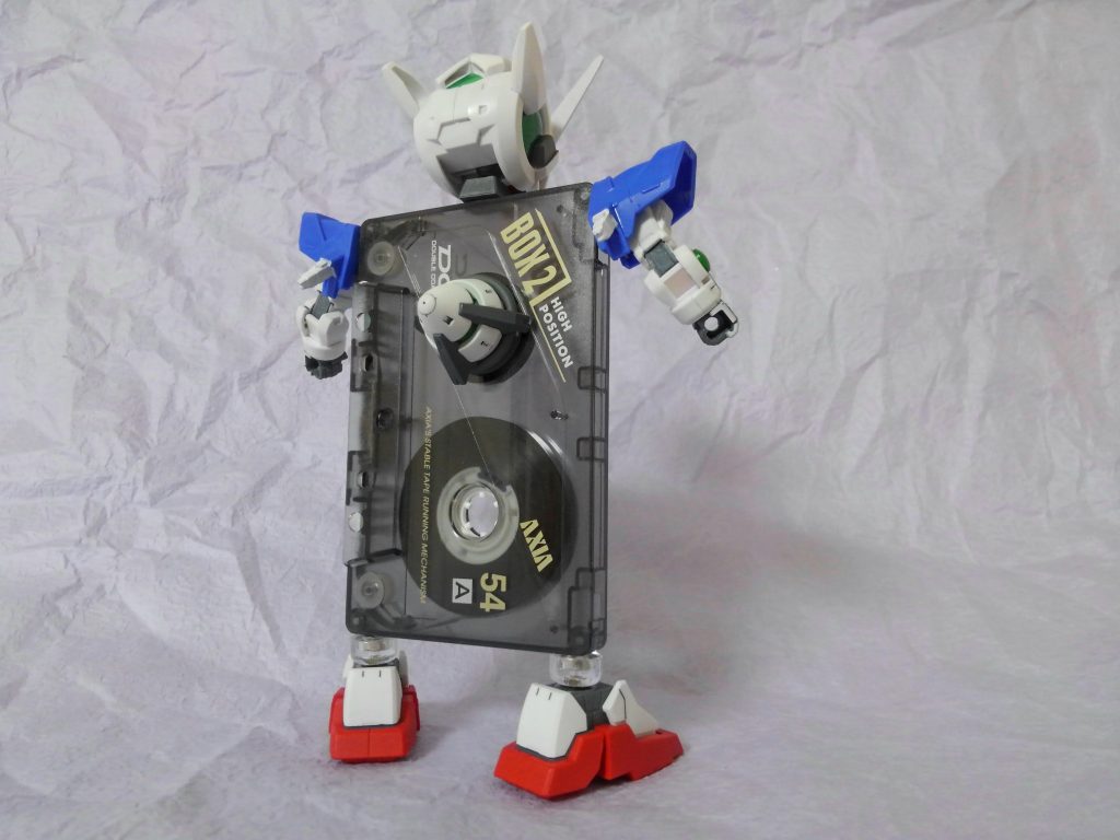 頭部と腕はSD、足とGNドライヴは無印1/100を使ったミキシングです