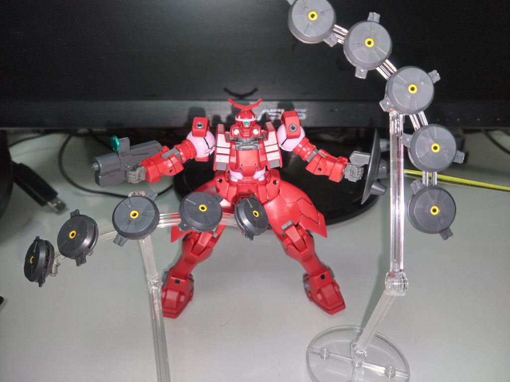 実弾・ビーム両方防ぐとか、ほんとあの5人のジジイはなんてもの作りやがる。Gジェネでも射撃無効とか、インチキにもほどがある。