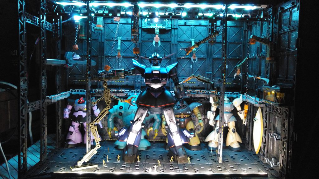 ほぼ100均ガンプラ格納庫–4枚目/制作者：ミドボン