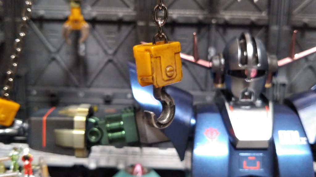 ほぼ100均ガンプラ格納庫–5枚目/制作者：ミドボン