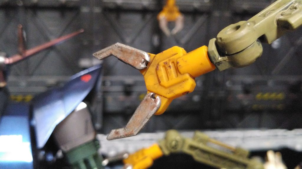 クレーン等も地味に塗装とウェザリングをしています。