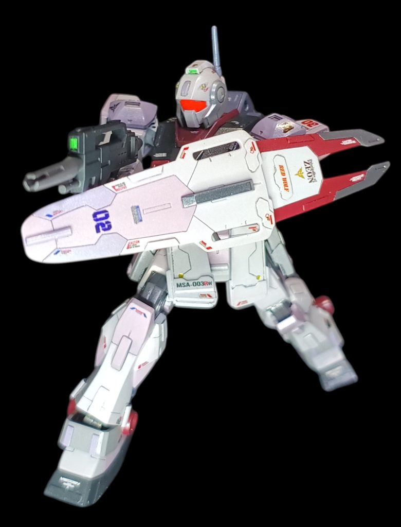 シールドが寂しかったのでディテールと色分けをパープルを2色使ったのですが、もう少し色の差を付けないとイマイチ写真映えしませんね。