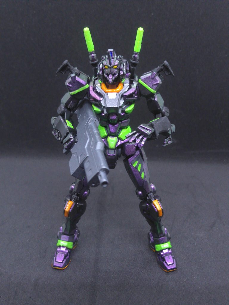 RG初号機からパレットライフル持ってくることもできたんですが、本物に頼って本物っぽさ出すのは違うかな？と思ってユーゴーから引っ張ってきました。