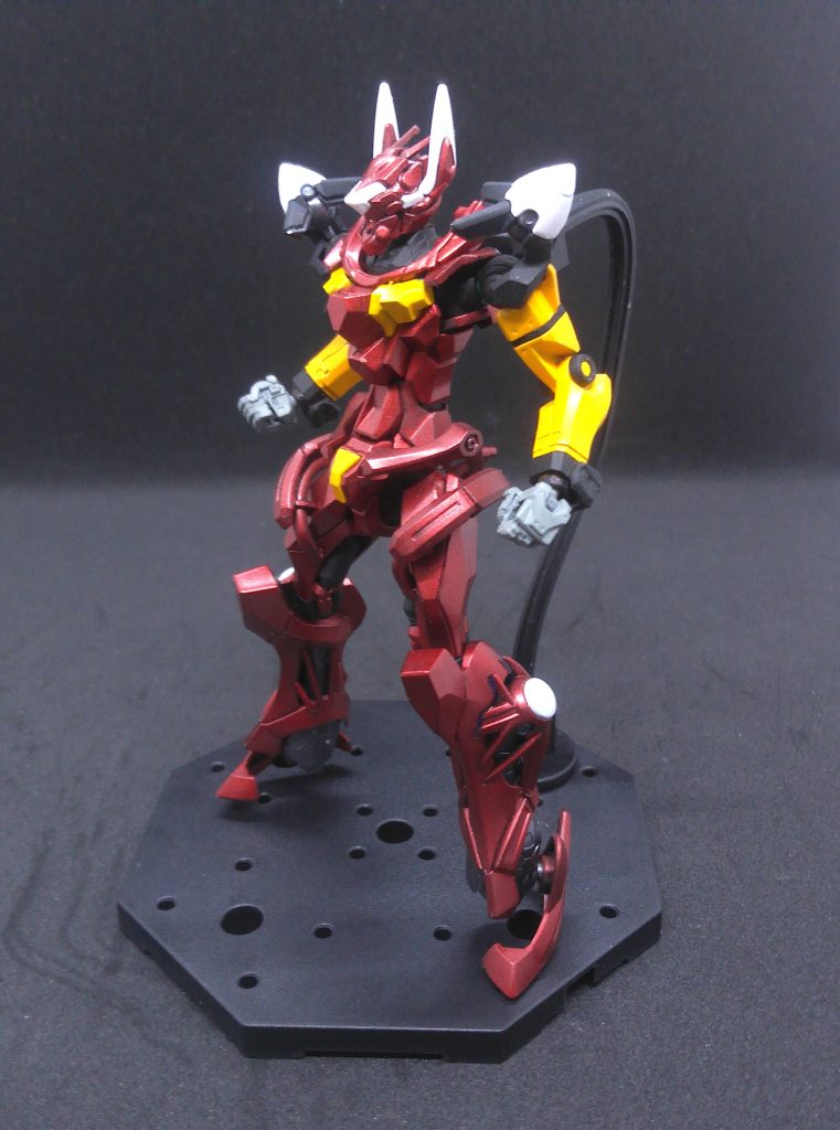 スタンドをアンビリカルケーブルっぽく接続。ほんとはもっと馬鹿っぽく白立ち上げのイタリアンレッドでアスカっぽく仕上げるつもりだったんですが・・・。