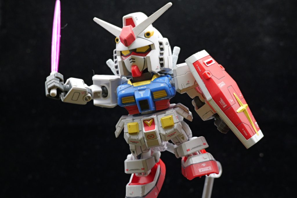 説明書を見てポーズは決めてます。なかなか上手くいきません。