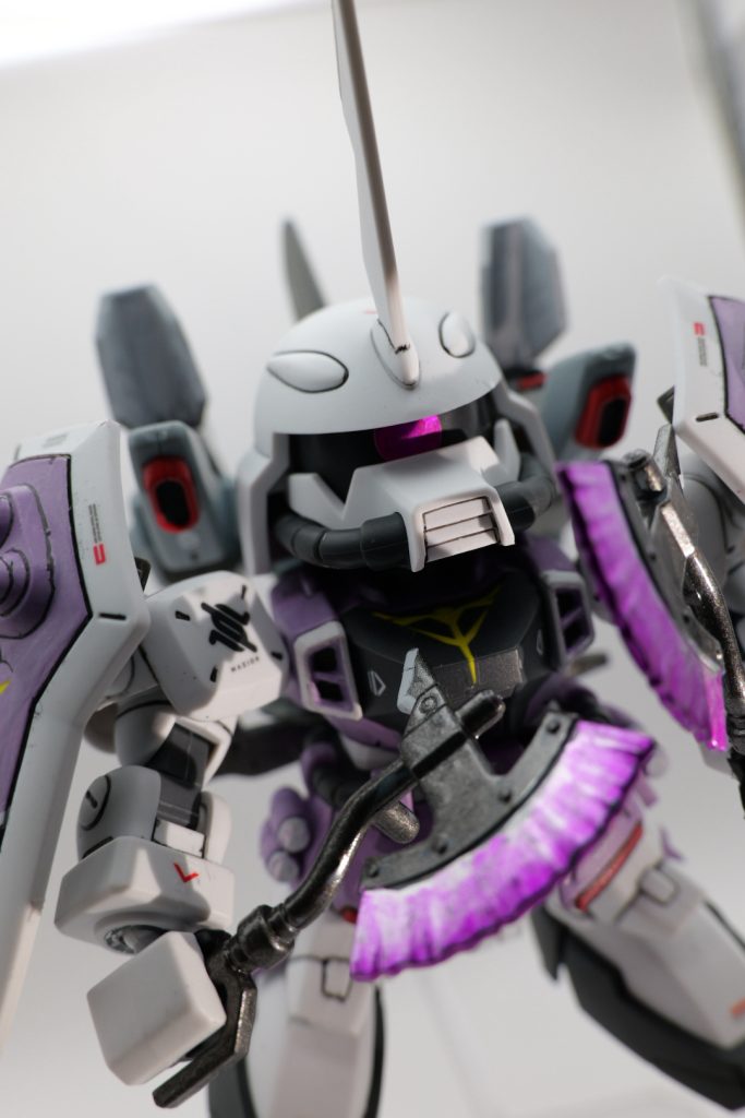 ガンダムベース東京に行った帰り、目ぼしい物が無く手ぶらで帰るつまりが、寄り道したBOOKOFFで買ってしまいました。作り始めると一気に作ってしまうので寝不足になります。今日も深夜作業。