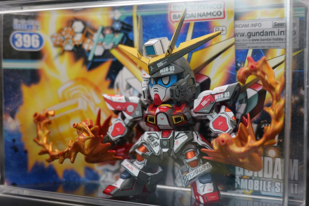 いつものセリアケースに入れて。SD EXのトライバーニングガンダムも手に入れたら製作したいと思ってます。