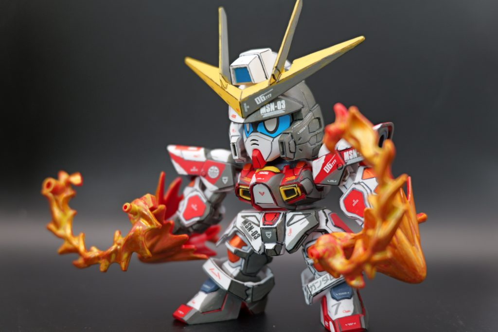 SD EXとは頭の大きさ等、スタイルが違うんですね。頭が大きいので目のシールを使用し、塗り分けデカール貼りも少し遊んだ感じに仕上げました。