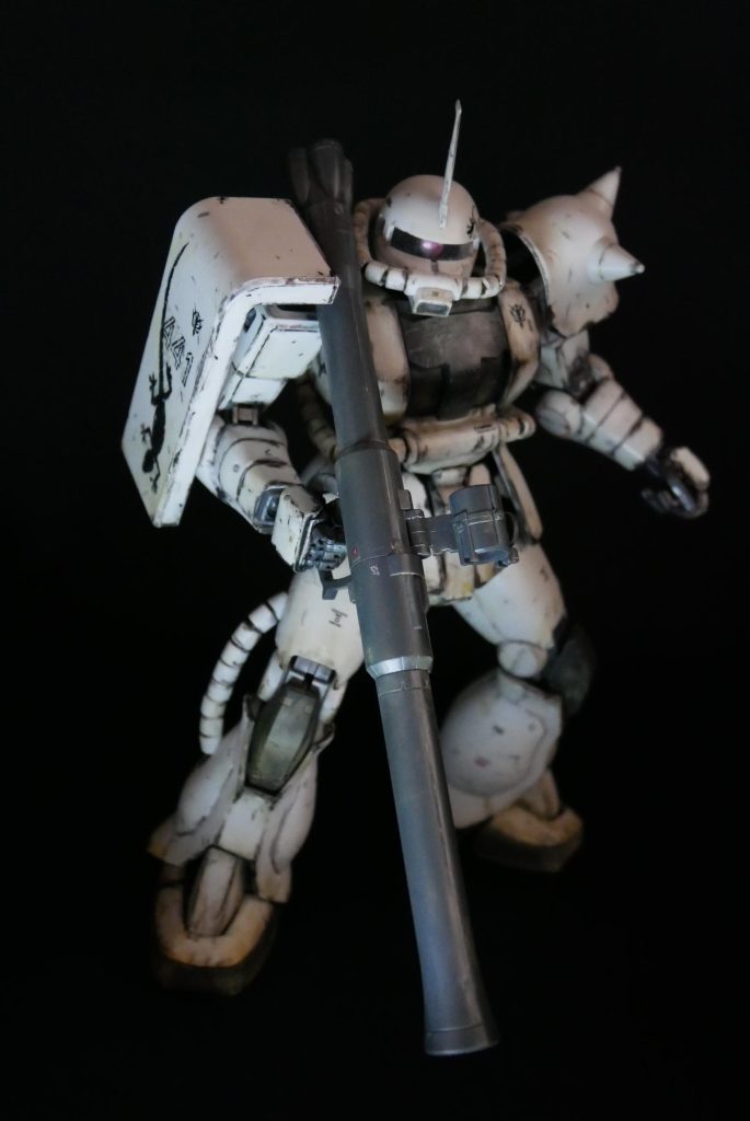 完成品　MG グフカスタム＋MG　ザクⅡホワイトオーガー＋MG　ザクⅡ　３体セット（ウェザリング仕上げ）–7枚目/制作者：suteteko76