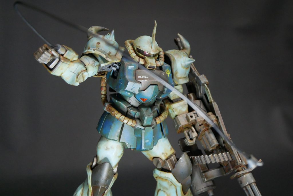 完成品　MG グフカスタム＋MG　ザクⅡホワイトオーガー＋MG　ザクⅡ　３体セット（ウェザリング仕上げ）–9枚目/制作者：suteteko76