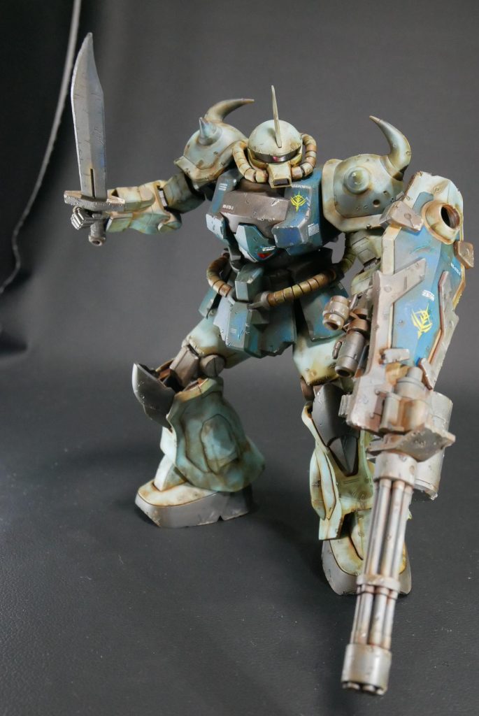 完成品　MG グフカスタム＋MG　ザクⅡホワイトオーガー＋MG　ザクⅡ　３体セット（ウェザリング仕上げ）–2枚目/制作者：suteteko76