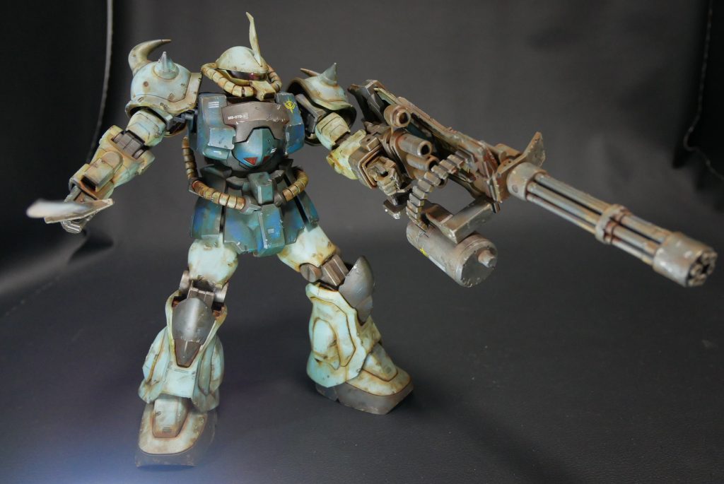 完成品　MG グフカスタム＋MG　ザクⅡホワイトオーガー＋MG　ザクⅡ　３体セット（ウェザリング仕上げ）–4枚目/制作者：suteteko76
