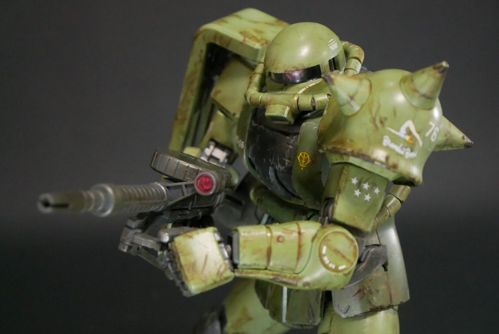 完成品　MG グフカスタム＋MG　ザクⅡホワイトオーガー＋MG　ザクⅡ　３体セット（ウェザリング仕上げ）–8枚目/制作者：suteteko76