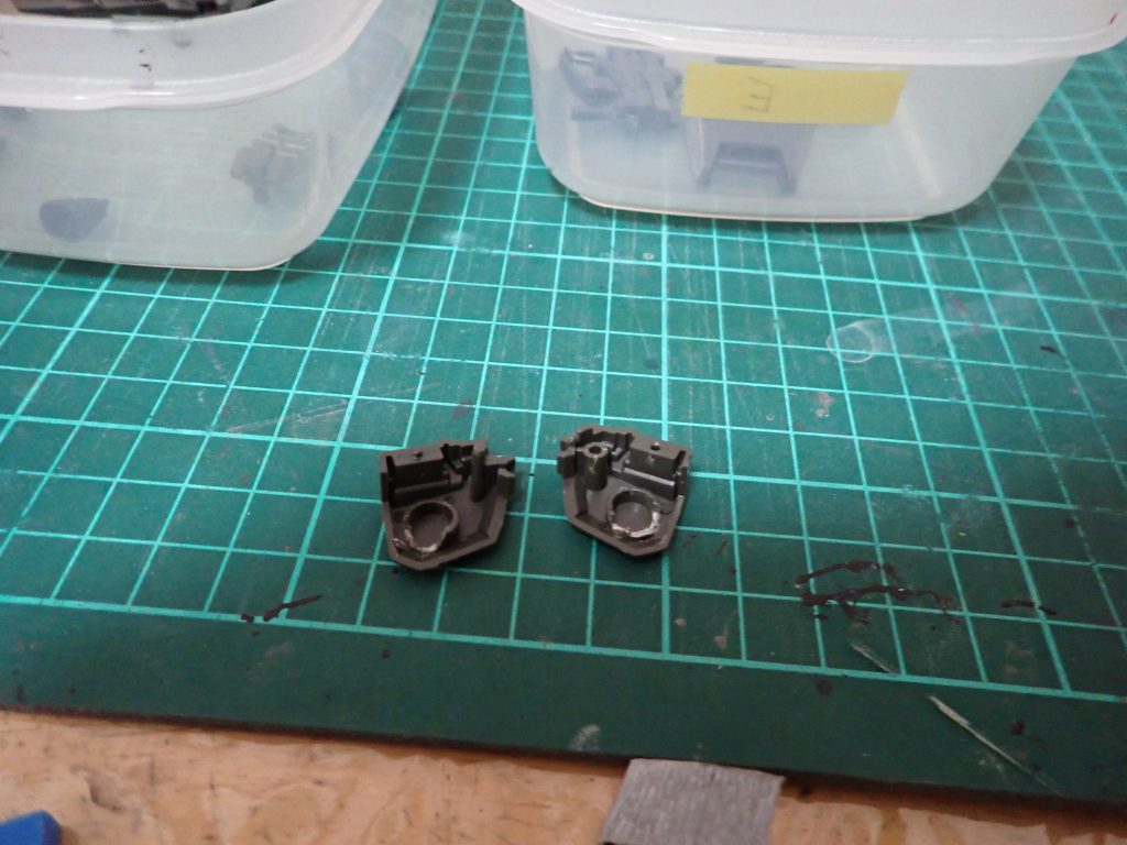 肩は後ハメで合せ目は処理しました。