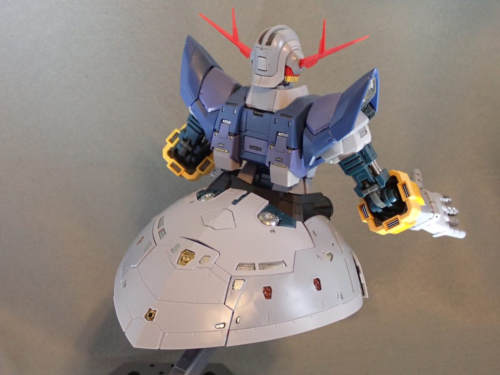 スカートの部分塗装はなんのこだわりも根拠もなく適当です。全部シルバーじゃつまらないかなーなんて思いましたが、全部シルバーで良かったと思います。