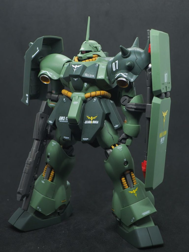 組み立てた頃は、今の様な技術を持っていなかったんです(zaku-kao4)なので、もう少し技術が上がったらと思っていたら、1年以上経過してしまいました(zaku-kao2)