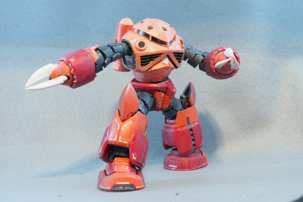 ハイキーで撮影。この方がウェザリングの雰囲気が伝わるでしょうか。汚さなくとも十分カッコ良かったのでウェザリングは意識的に控えめにしました。