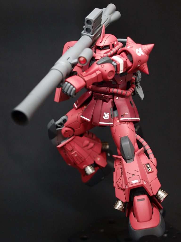 ジオン系のMSはバズーカ似合います。スコープは4mmHアイズを貼り付け。合わせ目消し。