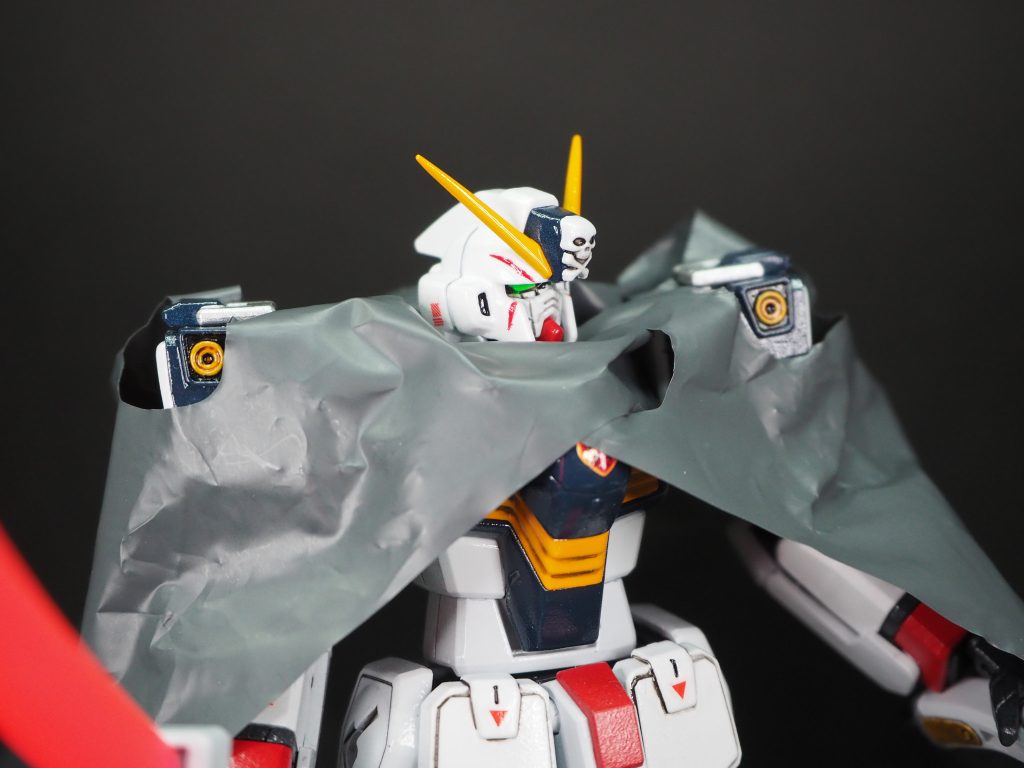 付属のマントは確かに付けにくかったですが、、、シワはそれはそれで味があるのでネット評ほど気になりませんでした マントがあるとないとでは全然違います カッコイイ!