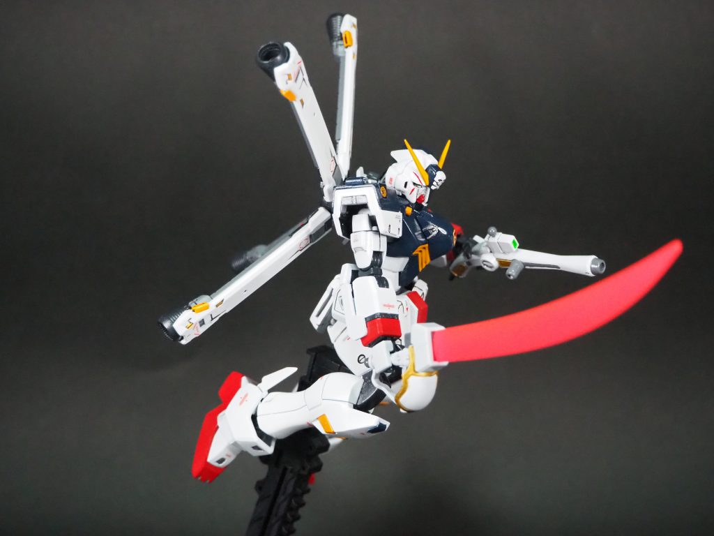 ビームザンバーで 軽くクレオス水性の蛍光ピンク吹いています