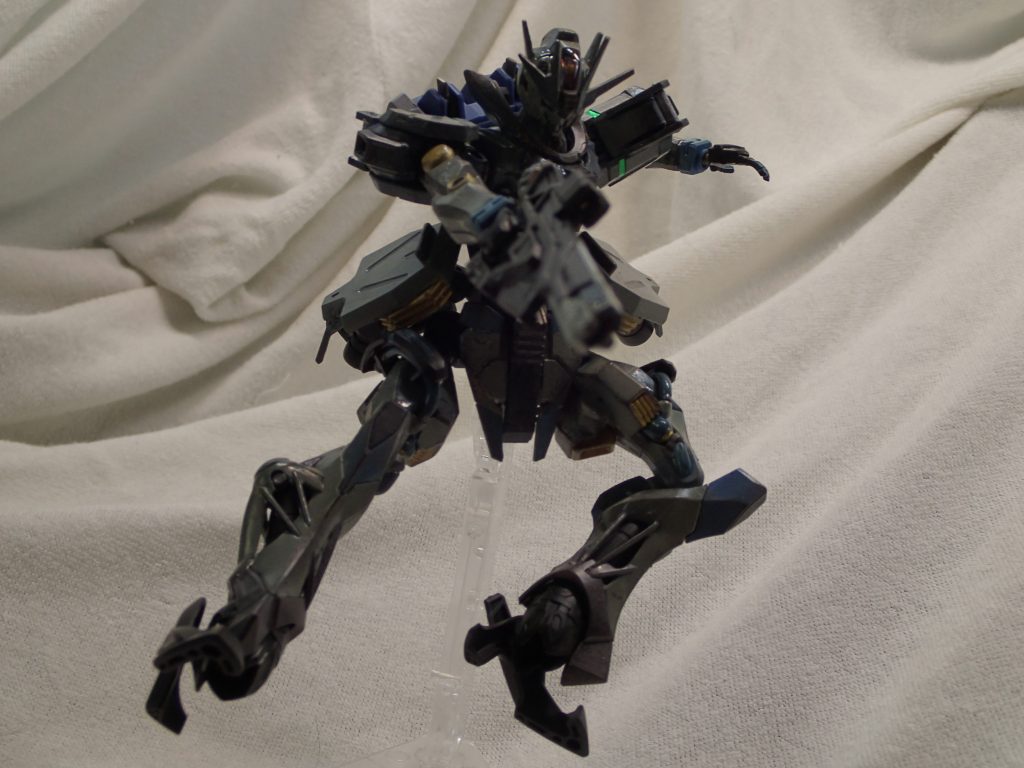 ガンダムファルシュ試作型–5枚目/制作者：出雲ユキ