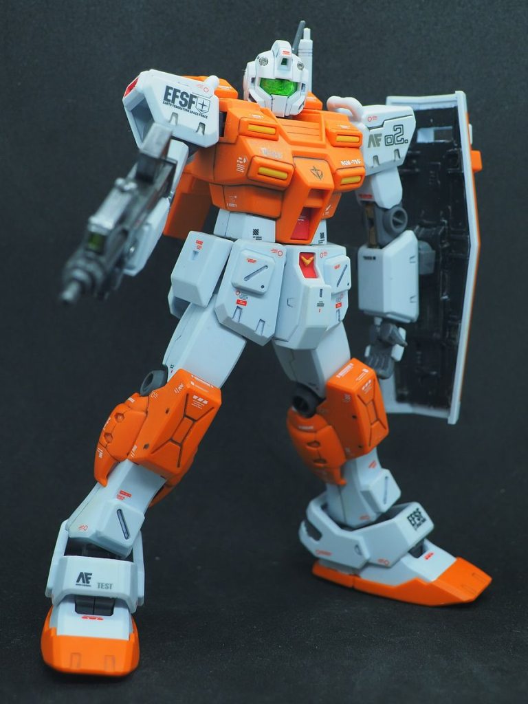 細かいデカールのお陰で目が痛いッス(gundam-kao9)