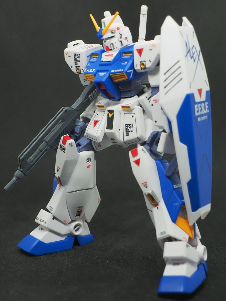 このキット、本当に動きません(gundam-kao2)リバイブ版が欲しいところです(gundam-kao6)