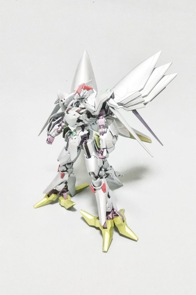 ガンプラのみで構成しています。パーツはツギハギ、切り出して組み合わせています。