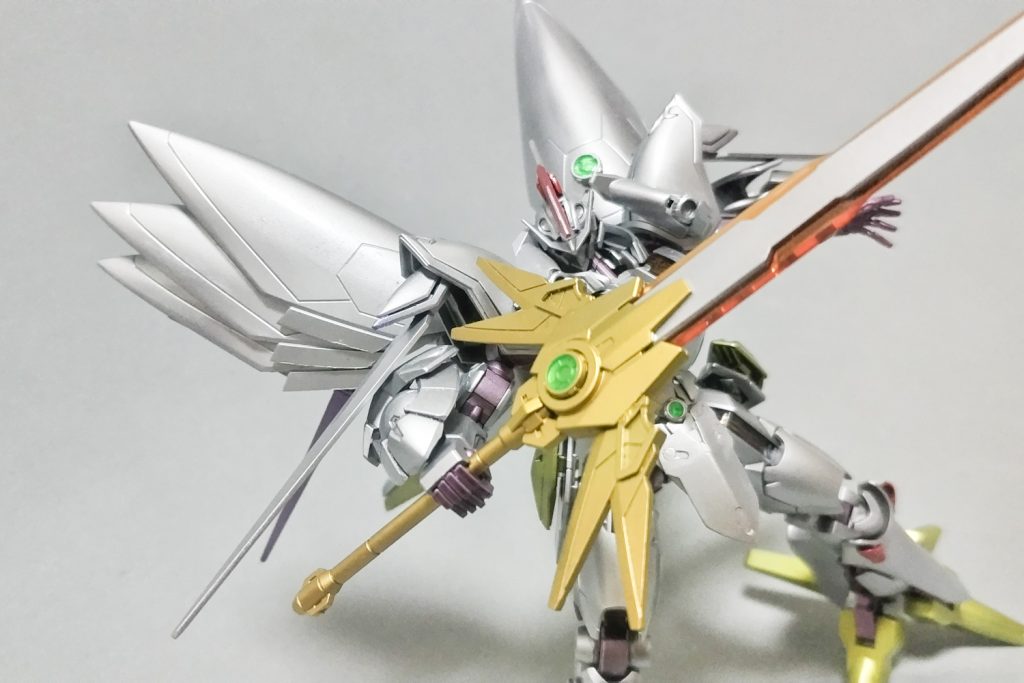 ディスカッターは良さげな剣が無かったので、ダークマターから作りました。でかい。