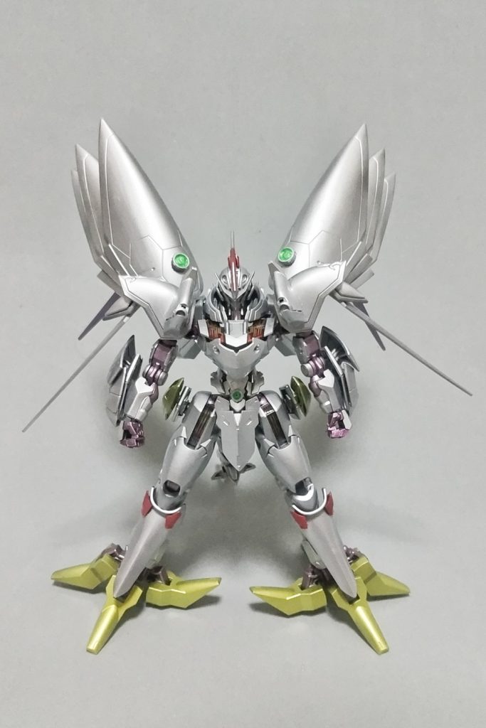 背中の羽はペーネロペー3機分の贅沢ミキシング。代替案が見つかりませんでした。ファラクト3機分のつま先。肩はカルラです。