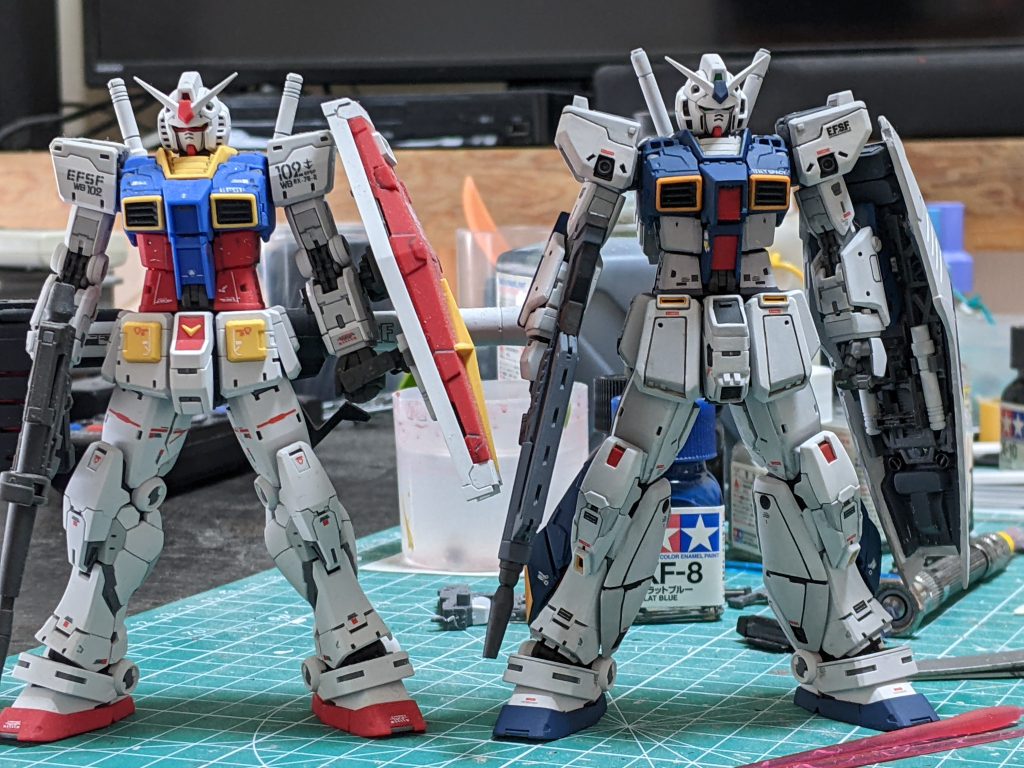 ノーマルのrgとの比較です。出来立てホヤホヤなので、背景ヤバいです（汗）最後まで、見てくださって、ありがとうございます。