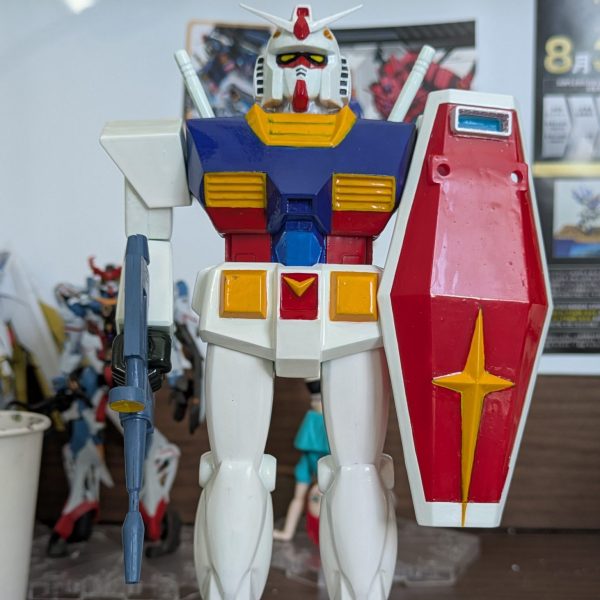 コア・ファイターむき出し！？これにはアムロも心配だ！