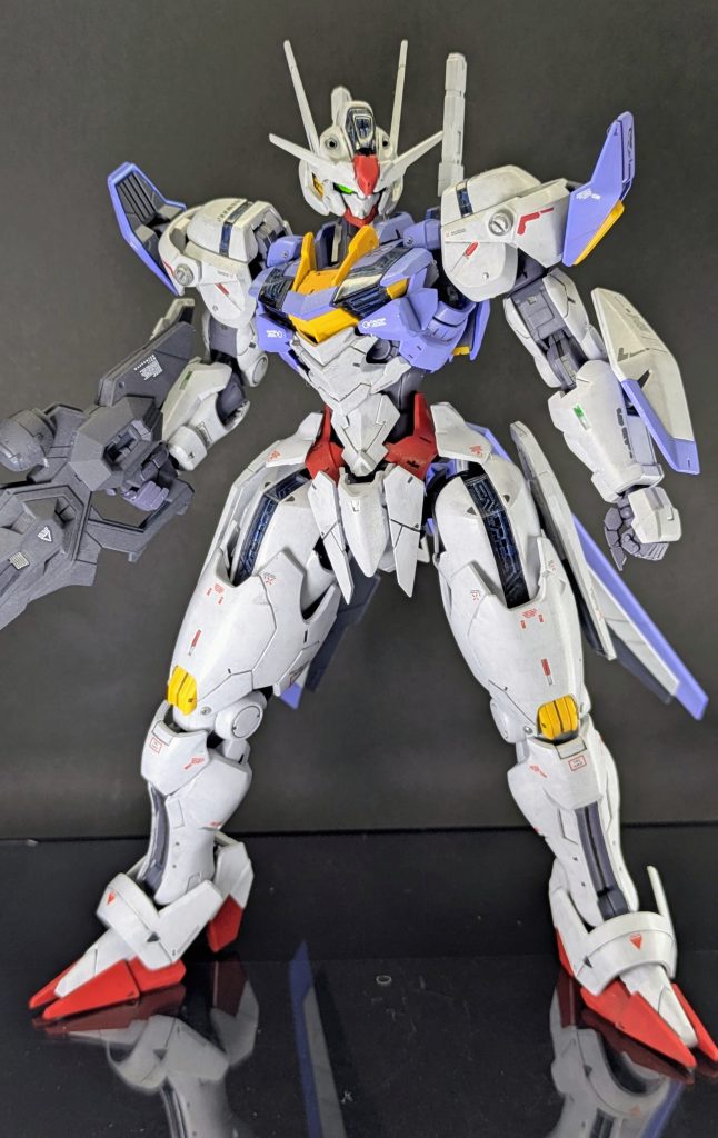 筆塗りで白を塗るのは難しいので極力避けてきましたが、今回のエアリアルの製作を通して白塗装のコツを掴んだ気がします!ただ、今回は塗装に全力投球だったので、もう語ることがない・・・。今回は短めですが以上にしたいと思います。次は黒い機体を投稿すると思います。それでは、また。