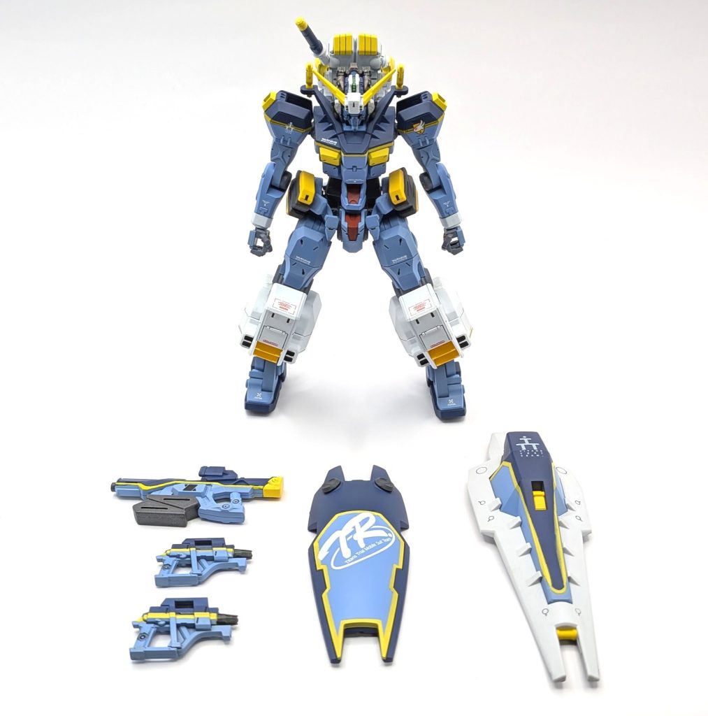 ライフルはジークアクスのものをショート化しEパックを取り付けゲルググ(GQ)のビームスプレーガンもT3カラーで塗装しました