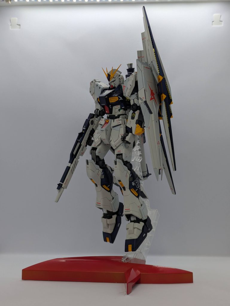 顔は少しいじっています。胴体も気持ち長めに。 