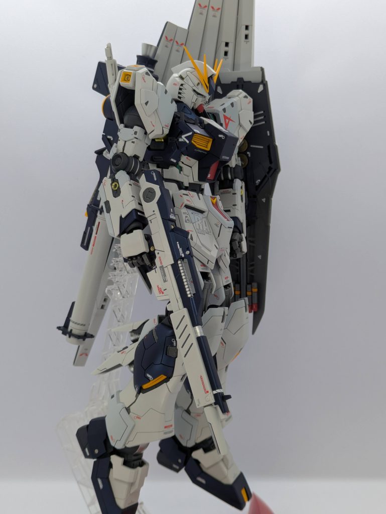 νガンダム–3枚目/制作者：SIT