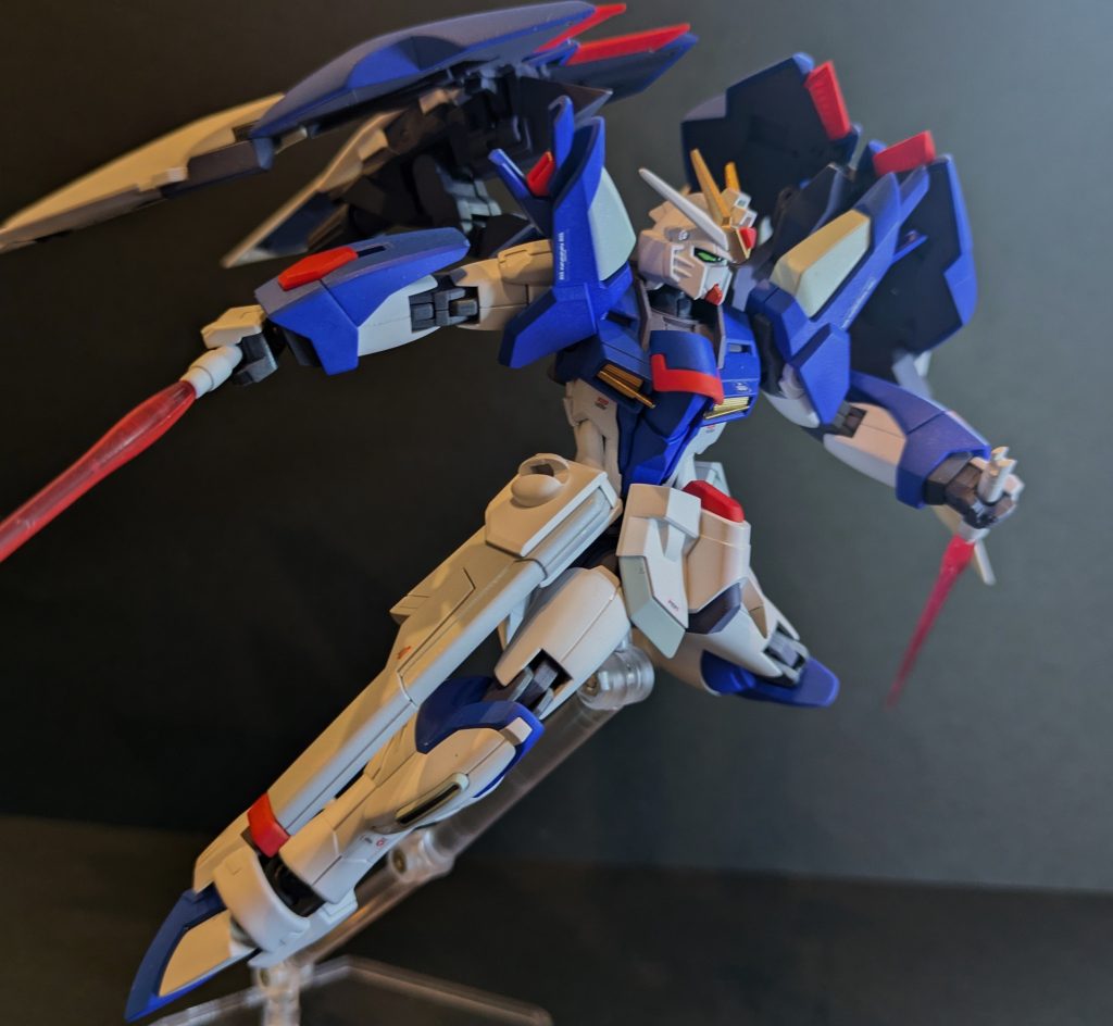 レールガンとか肩の色はガンダムマーカーのMSVのライトブルーがマッチしてる気がします。