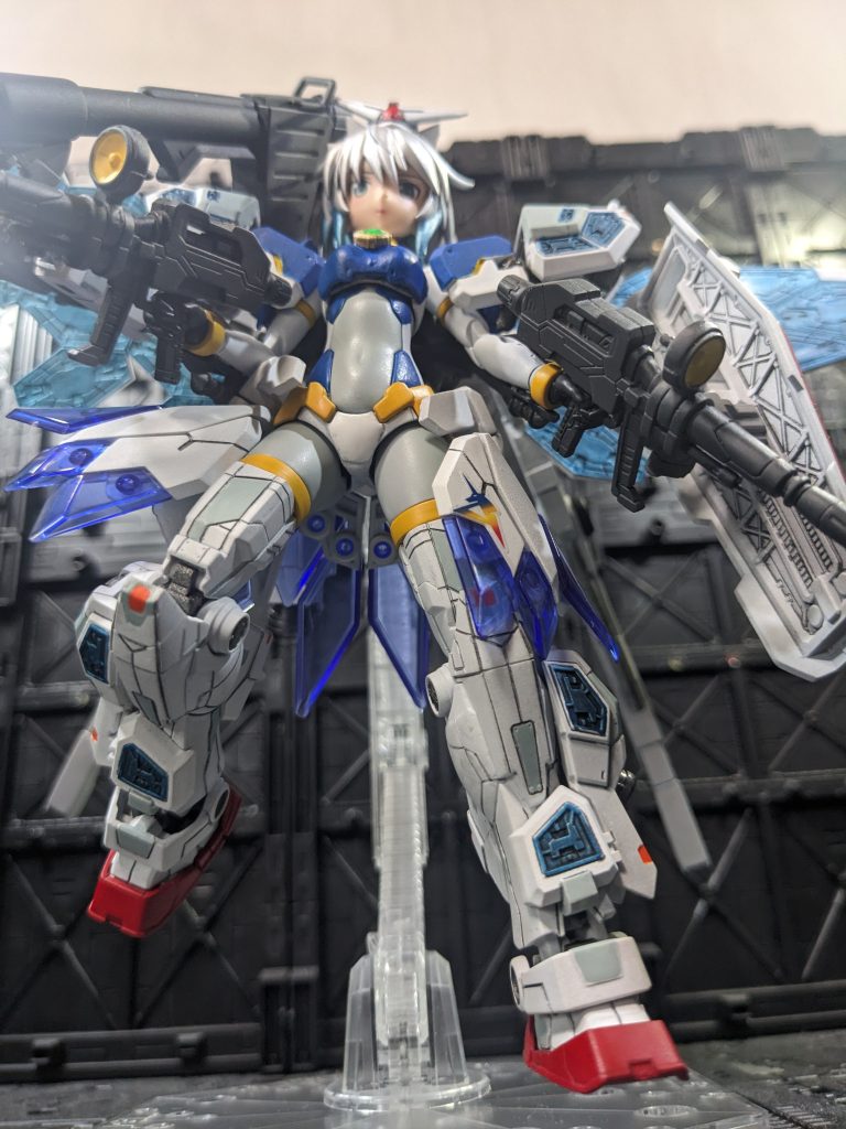 「…ちょっといいだろうか‽万博ちゃん?でいいのかな?」三人のやり取りに介入してきたのはここまで空気だったジャアだ。「ハイハイ、なんでしょうか…シャアさん?」「当たり前のように私の名を知っているんだな‽」「私も一応ガンダムなので、お気になさらず」「いい…のか?まあいい…んだろう」シャアはここまでのやり取りで考えても無駄だろうなと悟って話を続ける。「代わりとはいえ、君はなぜこの世界に?目的はなんだ?」その問いかけに場が凍る。シュウジは警戒を、マチュは困惑の視線を万博ちゃんに送り、それを受けた万博ちゃんはニコッと笑う。「ええ、ちょっとララァさんが調子に乗りすぎているのでOHANASIをしに」「ララァと…お話?」「……すいません、そろそろ限界のようです。続きは現実世界で」次の瞬間、四人はキラキラの世界からはじき出された。