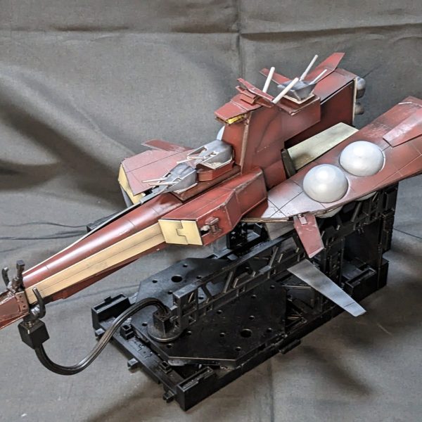 フルスクラッチで制作中のムサカ級4番艦です。塗装まで完了。グラデーションはキツメです。予想以上（ ？）にムサカムサカしてますね。組み立てながらボロボロ落ちるのでストレスMAX！デス。いつも通りデスね。シャー大佐に倣って赤色なのですが軍艦的に許容できる赤さにしまして、言われてみれば赤い！赤いぞ！にはならないようにしてます。制作中に5D'sの一挙放送があったので（ ？）捗りました（ ？）　あと制作中アホみたいにネオジオン艦隊出撃の音楽を聞いてました。シャーズビギン♪泡プレイ♪プレイ♪あとデカール自作します。10月のナガノモデラーズに出品します！泡プレイ♪プレイ♪（1枚目）